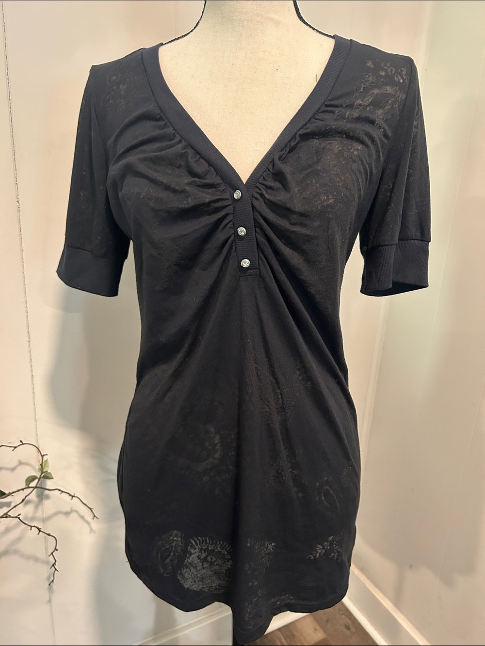 BKE Black V-Neck Ruched Button Short Sleeve Tee